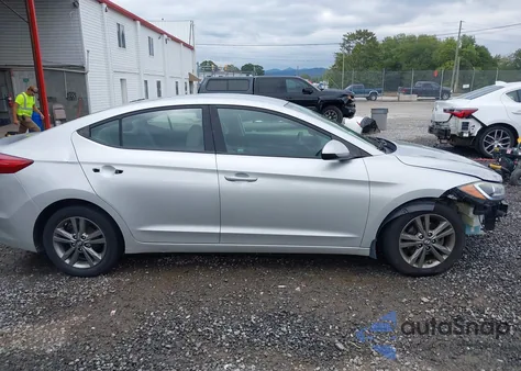 2017 Hyundai Elantra Se z USA, uszkodzony, nr VIN 5NPD84LF3HH023465